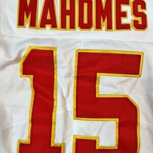 NFL Patrick Mahomes jersey size M, Kansas City Chiefs